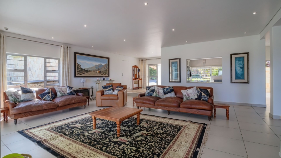 5 Bedroom Property for Sale in Sunrise On Sea Eastern Cape